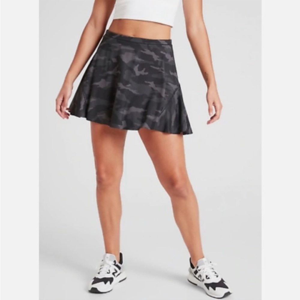 Athleta Match Point Camo Gray‎ & Black Athletic Skirt Skort Sz L